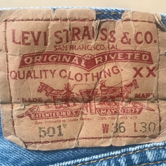 Levi's 501 Jeans. Made in Haiti - Picture 2 of 4